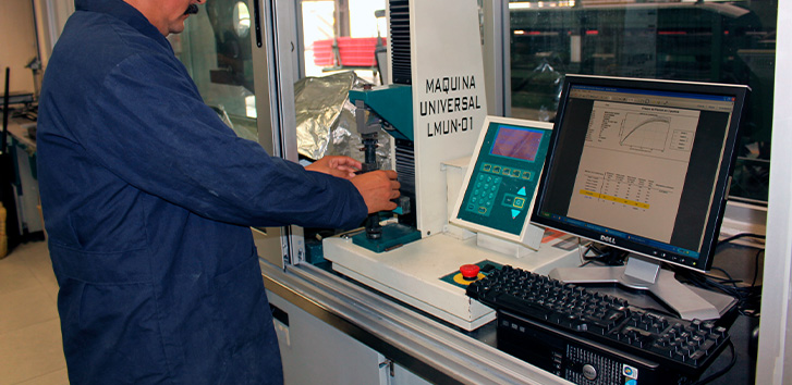 Laboratorio CEDEIM — Pruebas de materiales e investigación